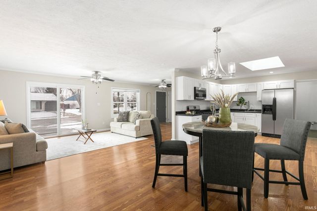 1430 Viking Drive, South Bend, IN 46628