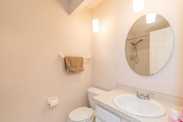 2236 Sunleaf Court, Columbus, OH 43235