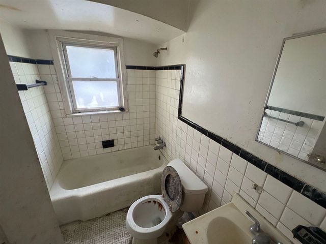 7839 Clayburn Street, Detroit, MI 48228