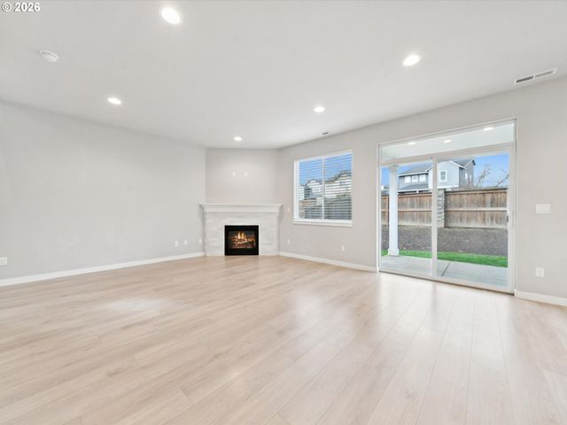 11692 Se HORSE TAIL FALLS Way, Happy Valley, OR 97086