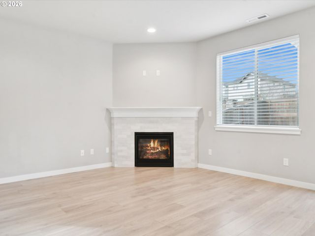 11692 Se HORSE TAIL FALLS Way, Happy Valley, OR 97086