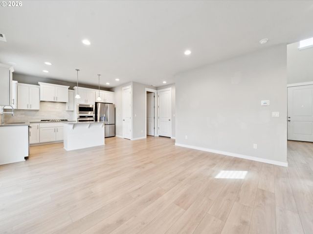 11692 Se HORSE TAIL FALLS Way, Happy Valley, OR 97086