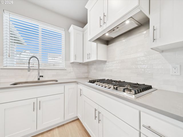 11692 Se HORSE TAIL FALLS Way, Happy Valley, OR 97086