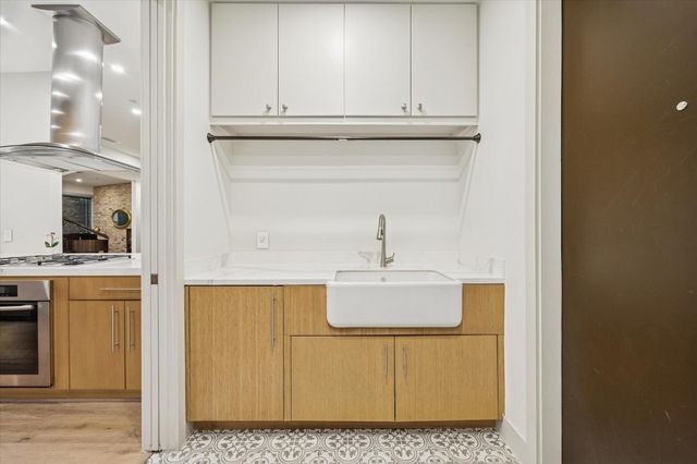 1600 Post Oak Boulevard 802, Houston, TX 77056