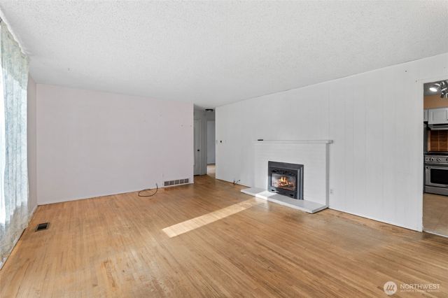 10502 Crescent Valley Drive NW, Gig Harbor, WA 98332