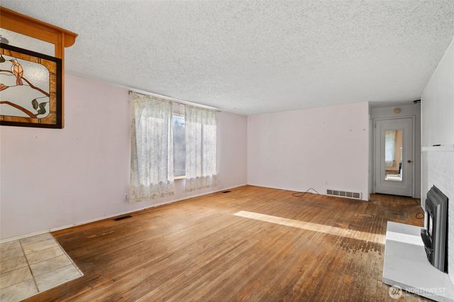 10502 Crescent Valley Drive NW, Gig Harbor, WA 98332