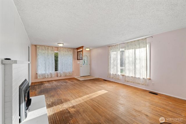 10502 Crescent Valley Drive NW, Gig Harbor, WA 98332