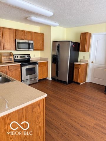 2992 Sentiment Lane, Greenwood, IN 46143