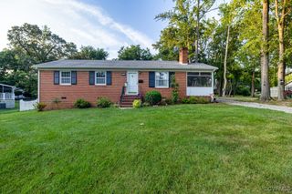 504 Sixth, Blackstone, VA 23824