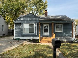 335 1st Avenue, Pontiac, MI 48340