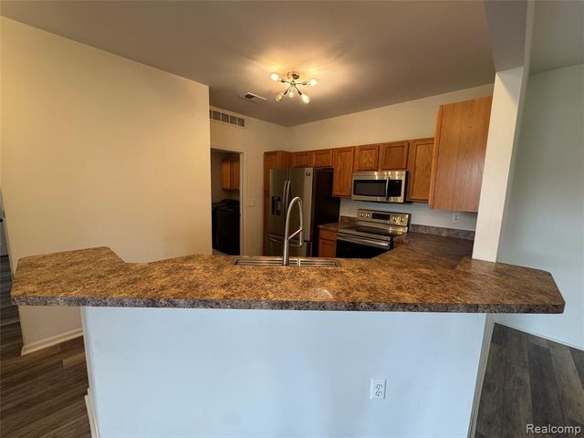 15441 Yale Drive, Clinton Township, MI 48038