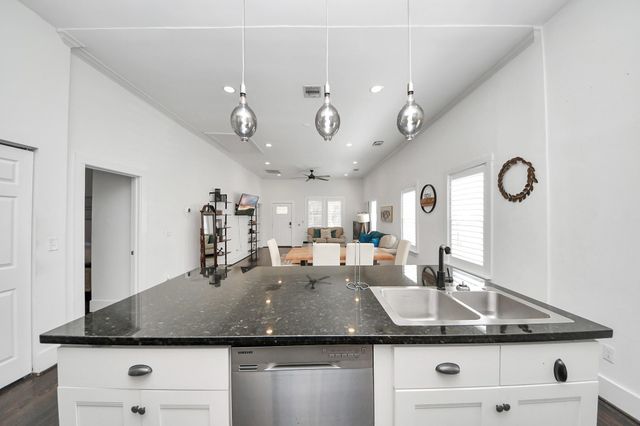 12 Stiles Street, Houston, TX 77011