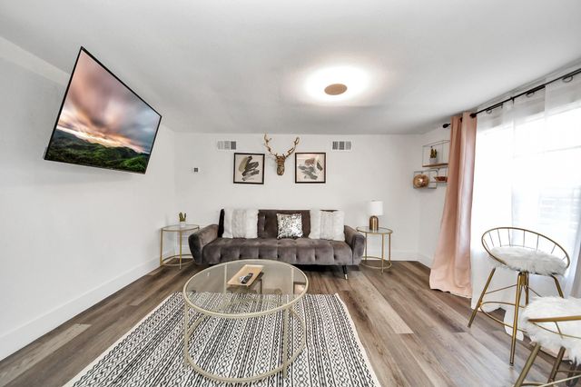 12 Stiles Street, Houston, TX 77011