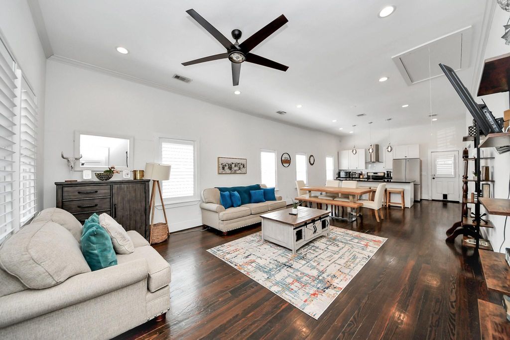 12 Stiles Street, Houston, TX 77011