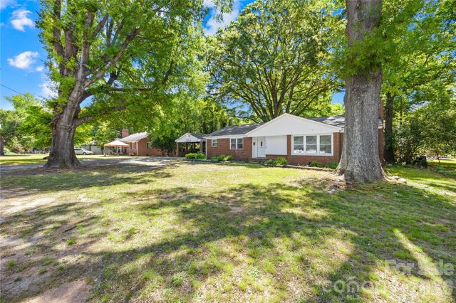 4418 N Sharon Amity Road, Charlotte, NC 28205