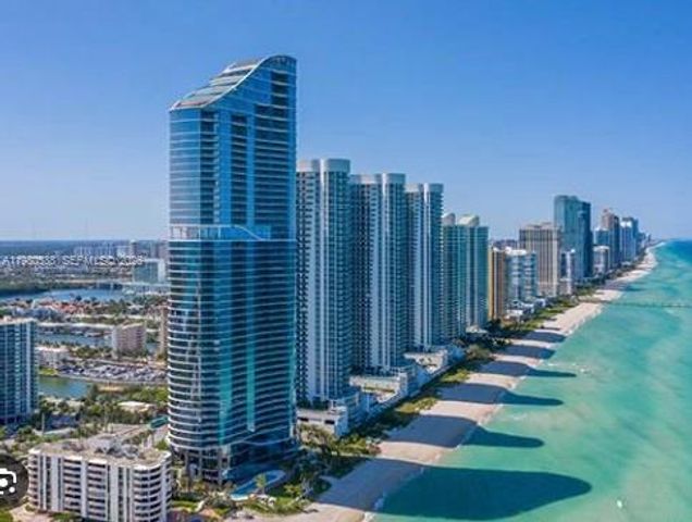 220 Kings Point Drive 106, Sunny Isles Beach, FL 33160