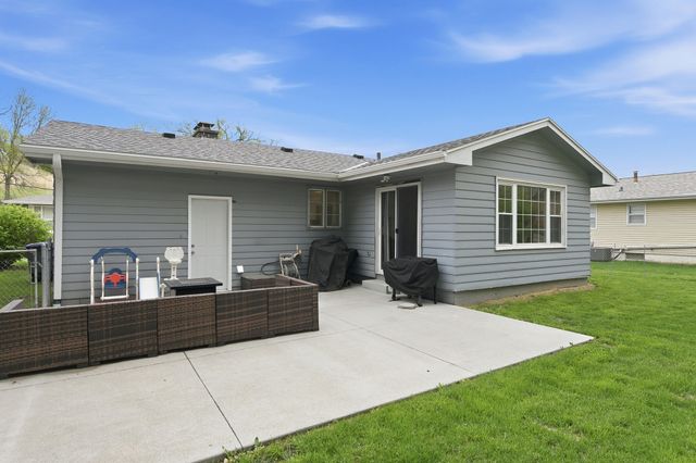 109 SYLVAN Drive, Council Bluffs, IA 51503