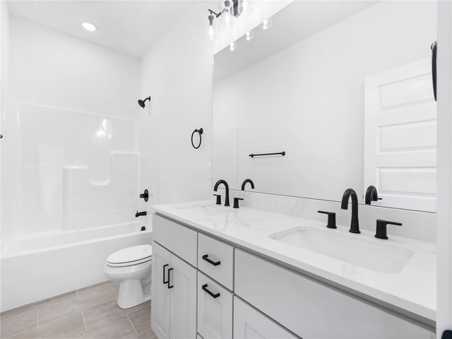1284 Loblolly Way, Elm Springs, AR 72762