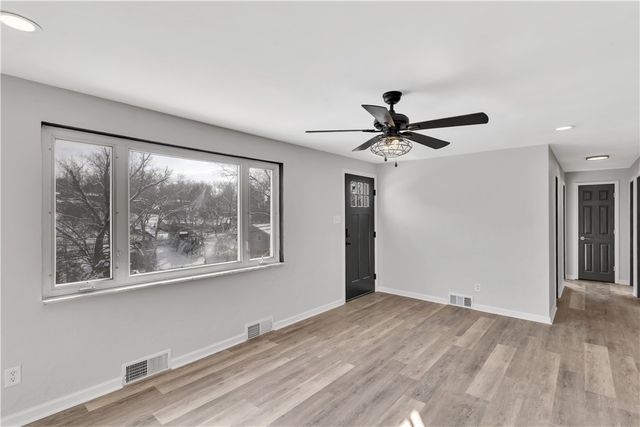 5922 Wallace Ave, Bethel Park, PA 15102