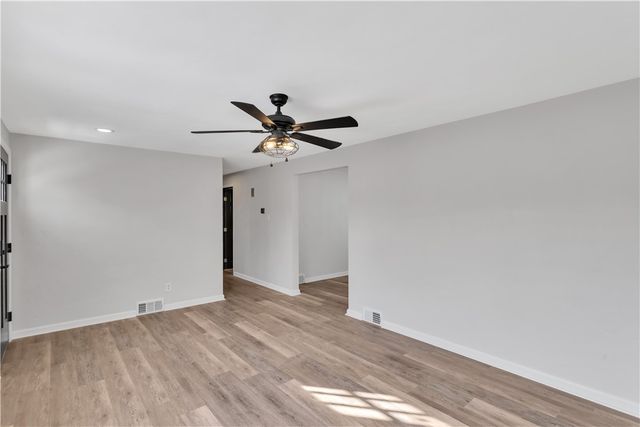 5922 Wallace Ave, Bethel Park, PA 15102