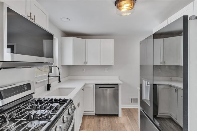 5922 Wallace Ave, Bethel Park, PA 15102