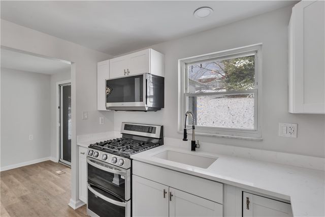 5922 Wallace Ave, Bethel Park, PA 15102