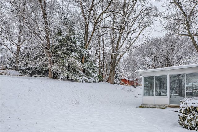 5922 Wallace Ave, Bethel Park, PA 15102