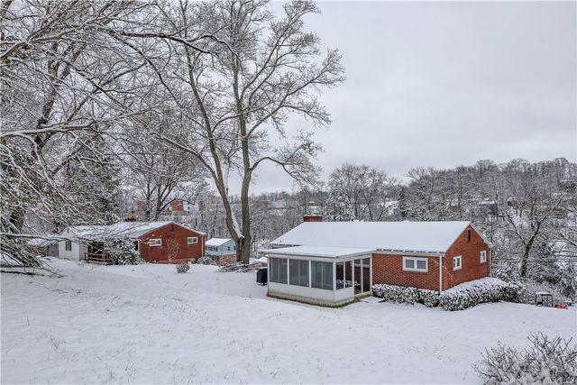 5922 Wallace Ave, Bethel Park, PA 15102