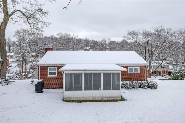 5922 Wallace Ave, Bethel Park, PA 15102