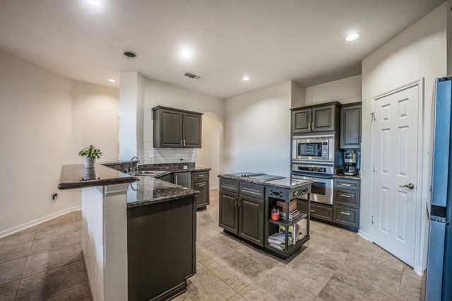 103 Fairway View Lane, Conroe, TX 77356