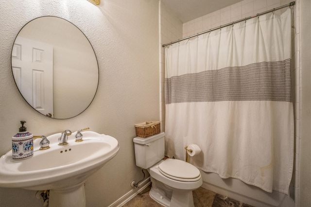 103 Fairway View Lane, Conroe, TX 77356