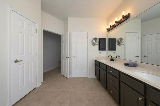 103 Fairway View Lane, Conroe, TX 77356