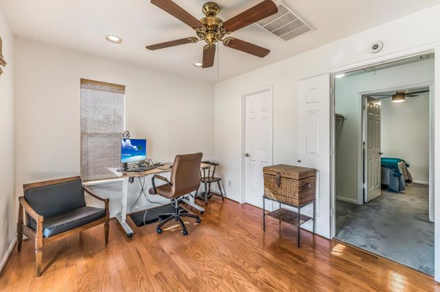 103 Fairway View Lane, Conroe, TX 77356