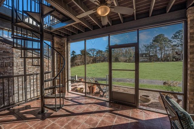 103 Fairway View Lane, Conroe, TX 77356