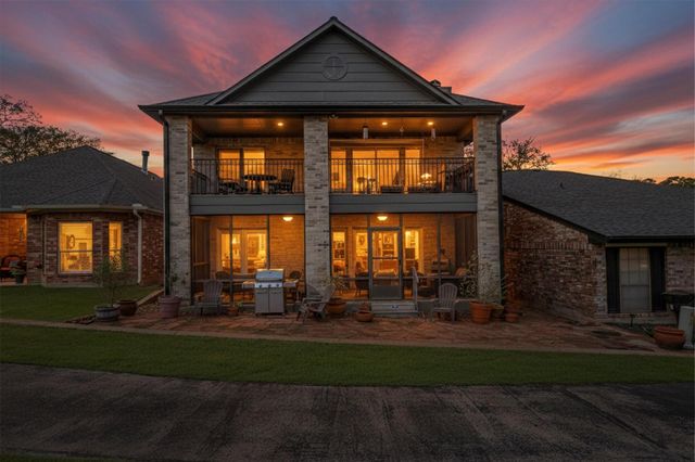 103 Fairway View Lane, Conroe, TX 77356