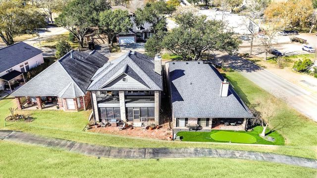 103 Fairway View Lane, Conroe, TX 77356