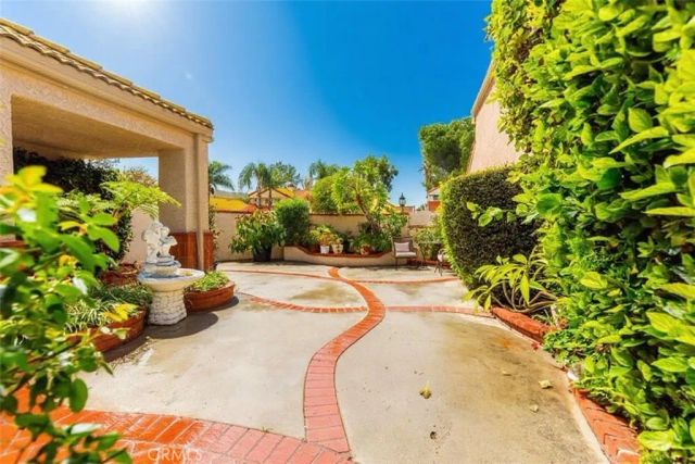 2124 Snowberry Court, Simi Valley, CA 93063