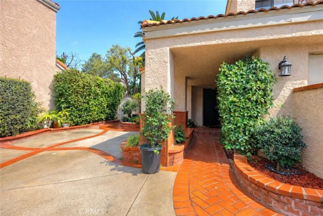 2124 Snowberry Court, Simi Valley, CA 93063