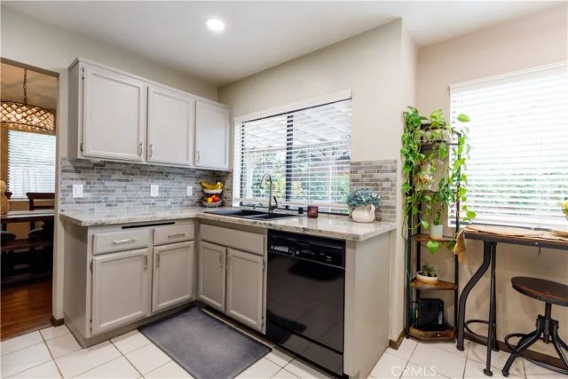 2124 Snowberry Court, Simi Valley, CA 93063