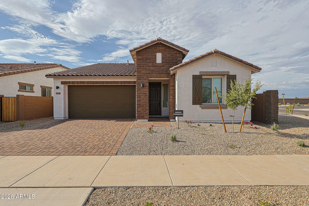 14746 W SMOKETREE Drive, Surprise, AZ 85387