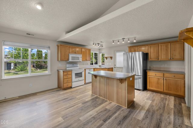 20535 Sunderland Way, Bend, OR 97701