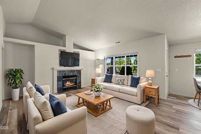 20535 Sunderland Way, Bend, OR 97701