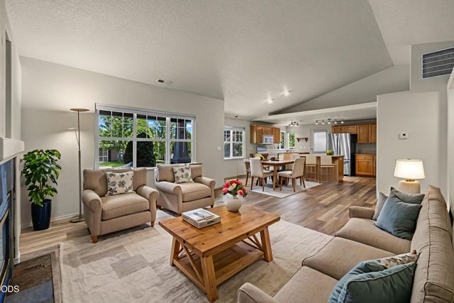 20535 Sunderland Way, Bend, OR 97701