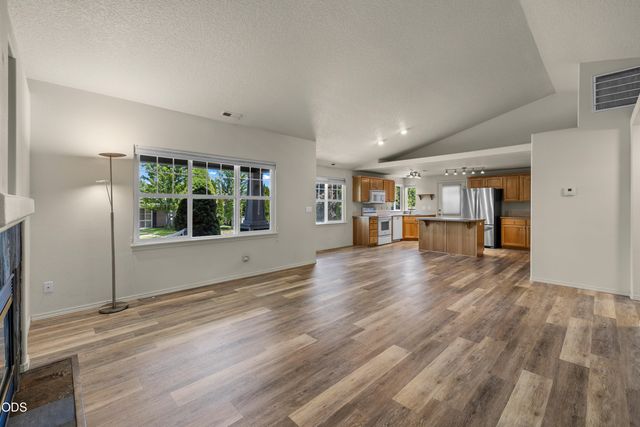 20535 Sunderland Way, Bend, OR 97701