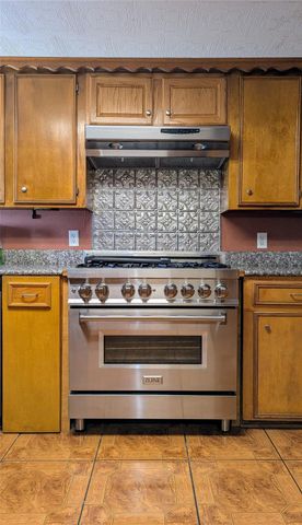 2654 Cos Street, Liberty, TX 77575