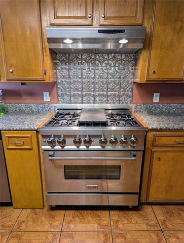 2654 Cos Street, Liberty, TX 77575