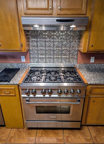 2654 Cos Street, Liberty, TX 77575