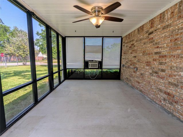 2654 Cos Street, Liberty, TX 77575