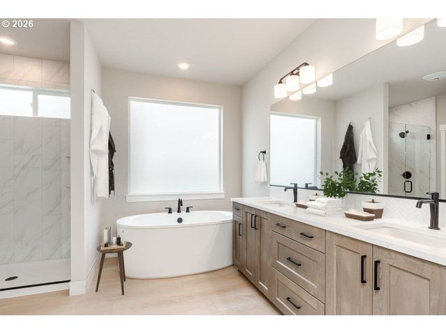 1313 E Lago St, Newberg, OR 97132