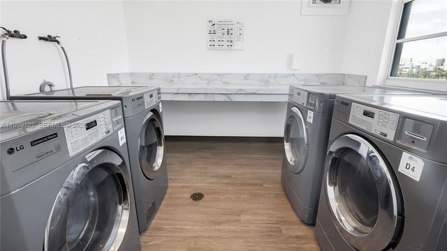 300 Bayview Dr 307, Sunny Isles Beach, FL 33160